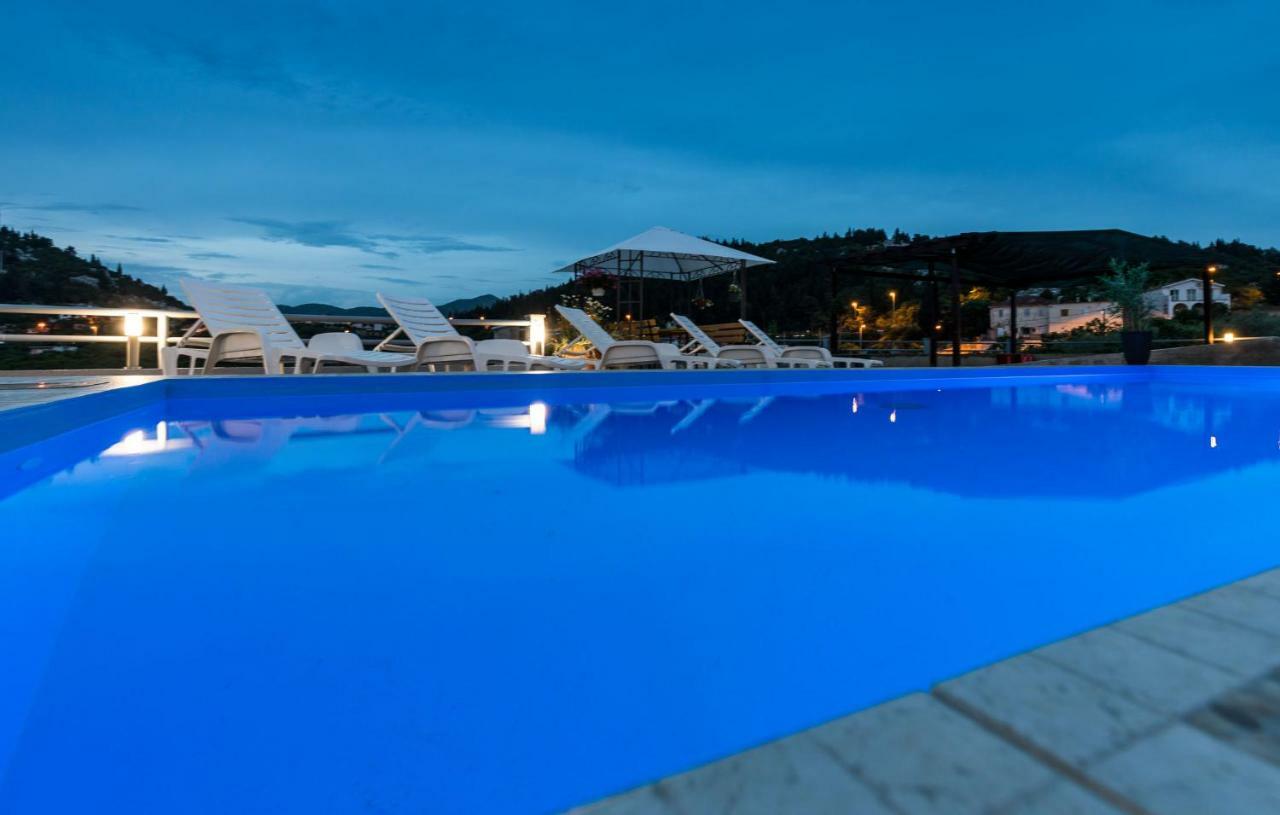 Apartments Neda Плоче Экстерьер фото
